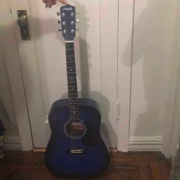 This guitar is good guitar can’t use Bc of Space - Picture 6 of 6